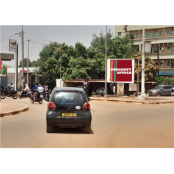 12m2 : 4x3m - OUAGA - Patte d'oie, human rights roundabout