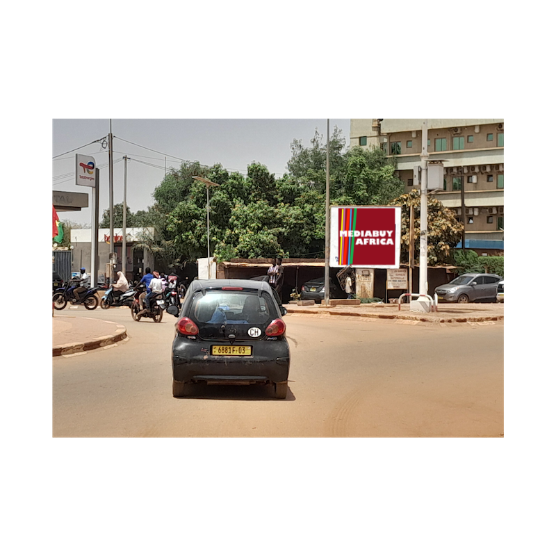 12m2 : 4x3m - OUAGA - Patte d'oie, rond-point des Droits Humains