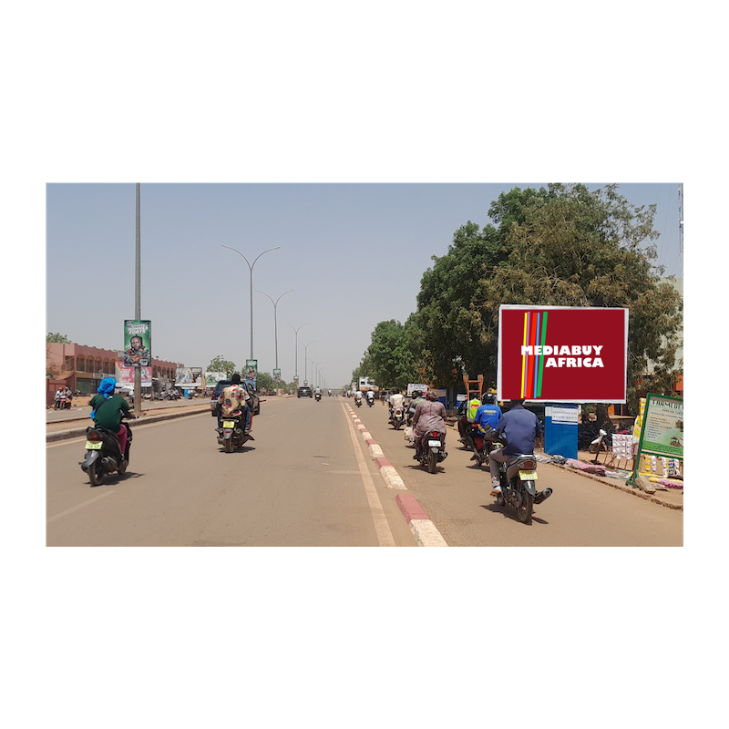 12m2 : 4x3 - OUAGA - Ave. Thomas Sankara, in front of Scolasticat church